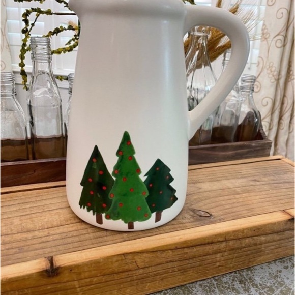 TABLE TOPS UNLIMITED” CHRISTMAS TREE WHITE HOLIDAY PITCHER - Picture 2 of 6
